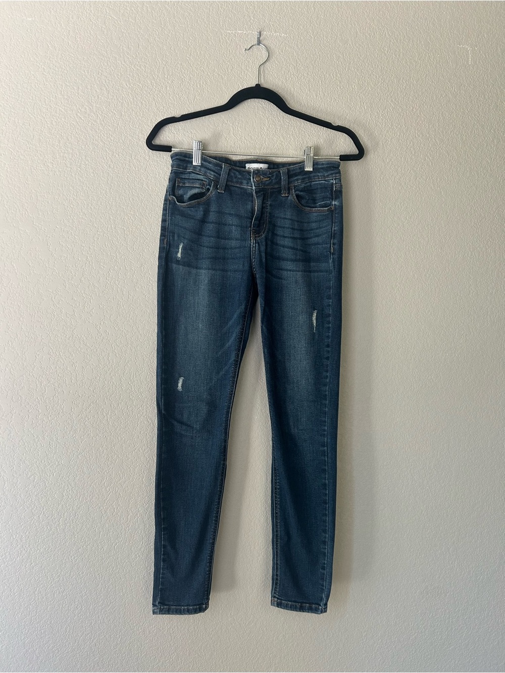 Women's Dark Wash Skinny Jeans - Stretch Slim Fit from Studio Blue Size 27
